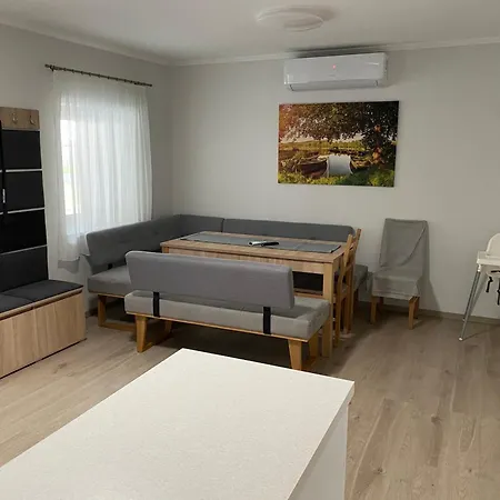 Lägenhet Csillag Virag Vendeghaz *
