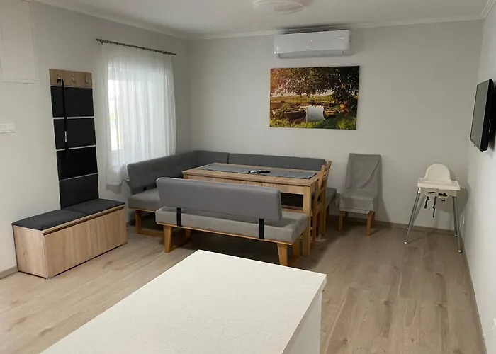 Lägenhet Csillag Virag Vendeghaz *